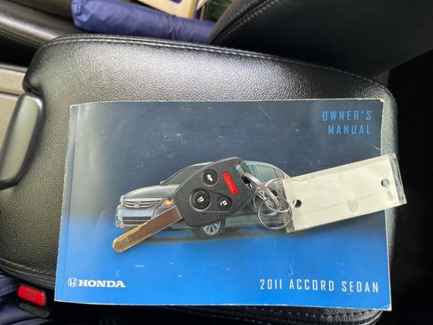 Used 2011 Honda Accord SE image 11