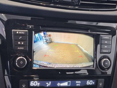 Used 2021 Nissan Rogue Sport SV image 22