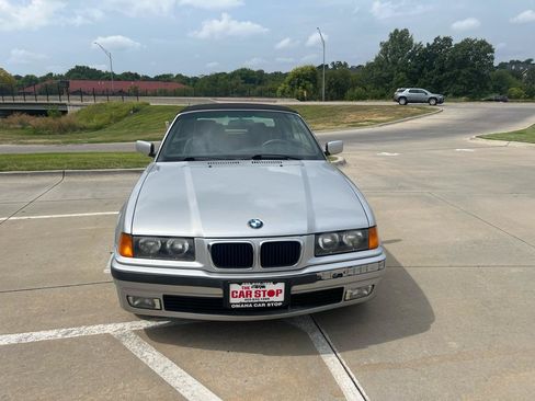 Used 1999 BMW 323i Convertible RWD image 2