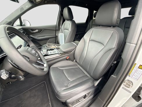 Used 2025 Audi Q7 3.0T Premium Plus image 11