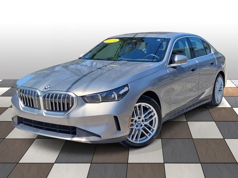 Used 2024 BMW 530i image 1