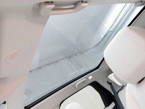 New 2025 Land Rover Discovery Sport S AWD/4WD image 15