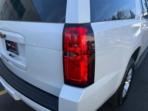 Used 2019 Chevrolet Suburban LT image 13
