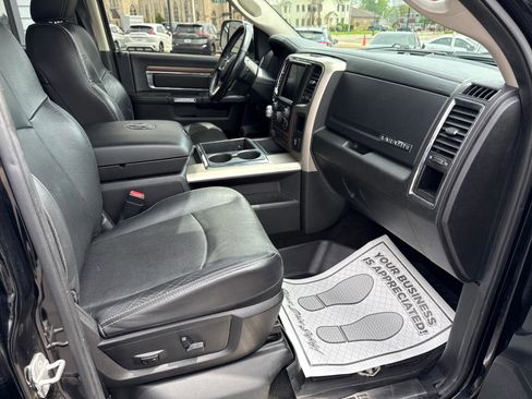 Used 2014 RAM 1500 Laramie w/ Convenience Group AWD/4WD image 9