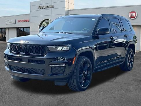 Used 2025 Jeep Grand Cherokee L Limited w/ Black Appearance Package AWD/4WD image 3