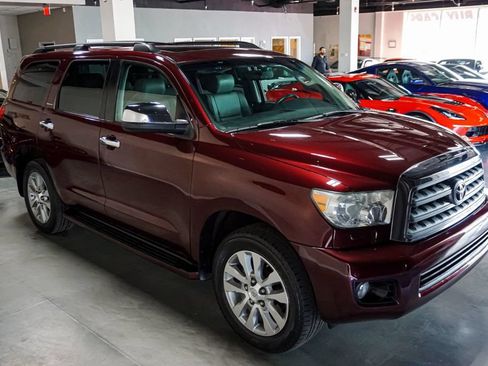 Used 2010 Toyota Sequoia Limited AWD/4WD image 32