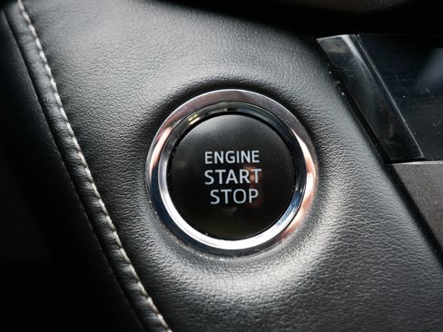 Used 2018 Toyota RAV4 XLE image 29