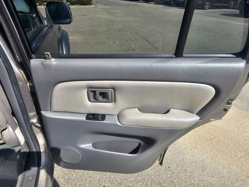 Used 2002 Toyota 4Runner SR5 RWD image 7