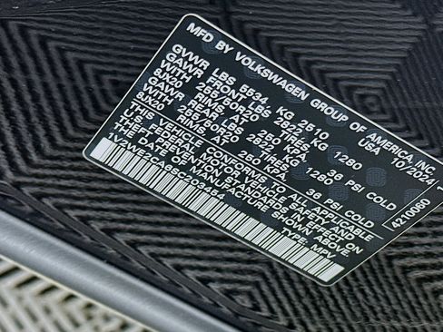 Used 2025 Volkswagen Atlas Cross Sport SE image 12