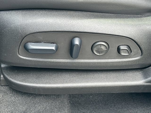 Used 2024 Buick Enclave Avenir w/ Avenir Technology Package FWD image 19