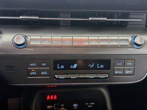 Used 2025 Hyundai Kona SEL FWD image 22