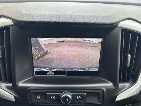 Used 2024 GMC Terrain SLE image 17