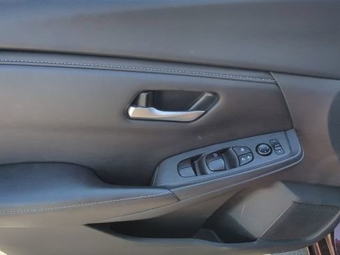 Used 2025 Nissan Sentra SV FWD image 11