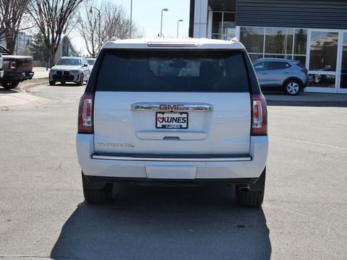 Used 2016 GMC Yukon XL Denali w/ Open Road Package AWD/4WD image 8