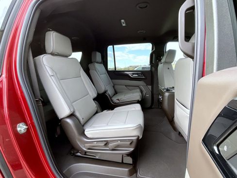 New 2026 GMC Yukon XL Elevation AWD/4WD image 18