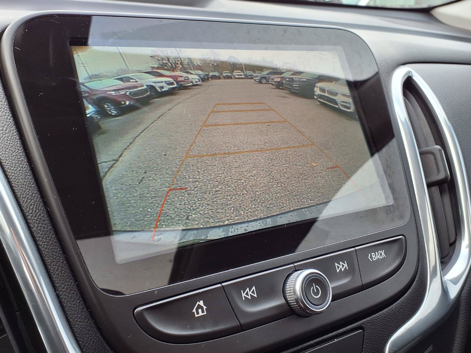 Used 2018 Chevrolet Equinox LT w/ Sun & Infotainment Package FWD image 22