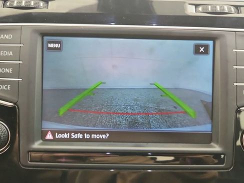 Used 2017 Volkswagen Golf R DCC & Navigation 4Motion image 37