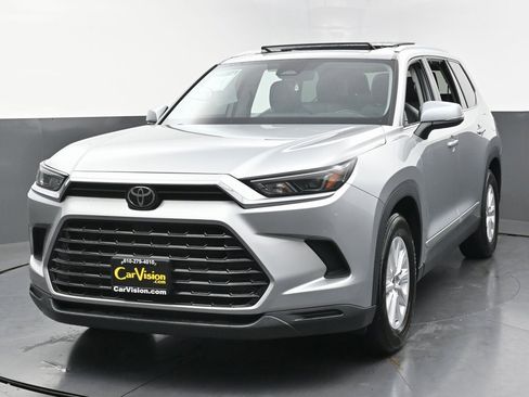 Used 2024 Toyota Grand Highlander XLE image 7