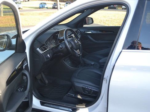 Used 2017 BMW X1 xDrive28i image 4