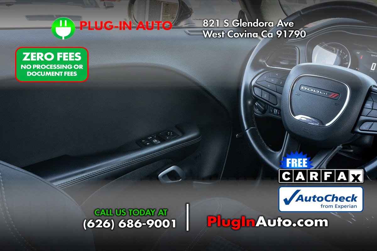 Used 2023 Dodge Challenger SXT RWD image 13