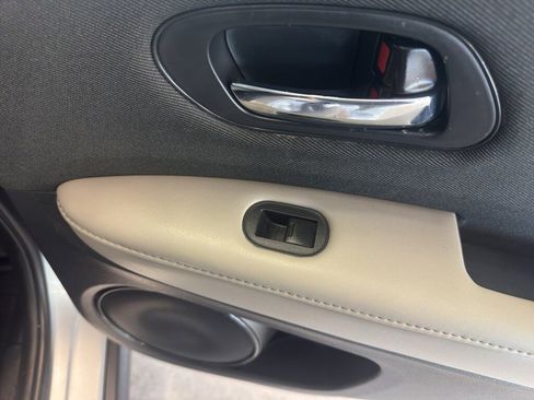 Used 2021 Honda HR-V LX image 14