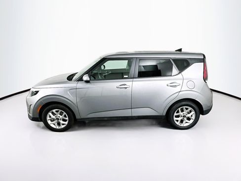 Used 2023 Kia Soul LX w/ Option Group 015 FWD image 4