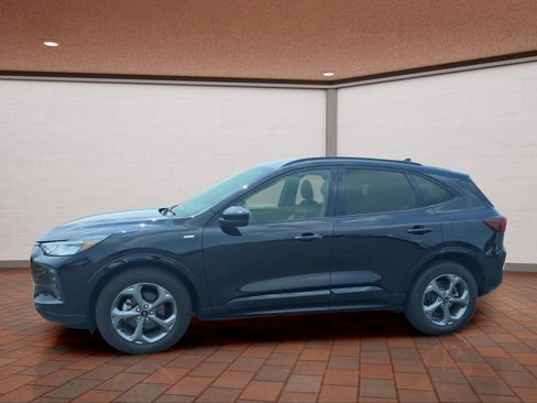 Used 2023 Ford Escape ST-Line Select AWD/4WD image 5