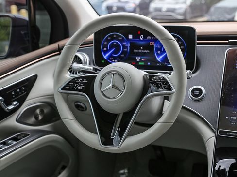 Used 2023 Mercedes-Benz EQS 450+ 4MATIC SUV w/ AMG Line Exterior Package image 13