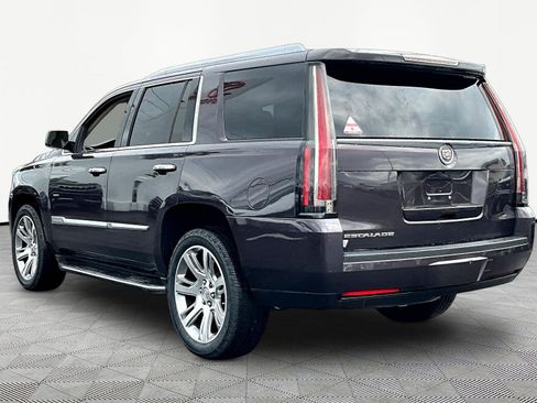 Used 2015 Cadillac Escalade Luxury RWD image 4
