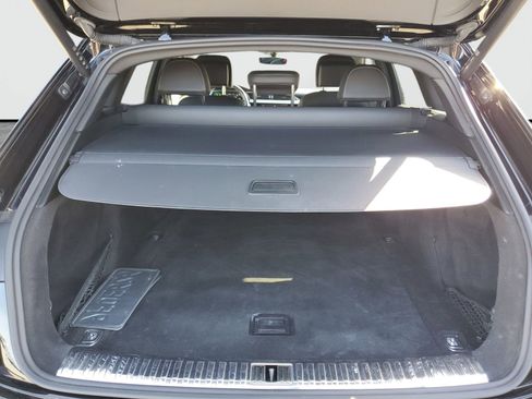 Used 2023 Audi e-tron Premium image 9