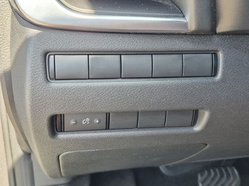 Used 2021 Nissan Rogue S FWD image 29
