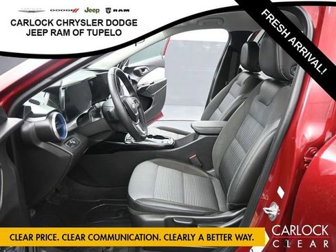 Used 2025 Chevrolet Trax LT w/ Driver Confidence Package image 11