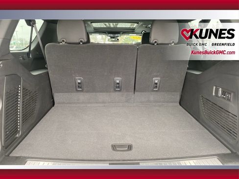 Used 2023 Chevrolet Suburban RST w/ Luxury Package image 39