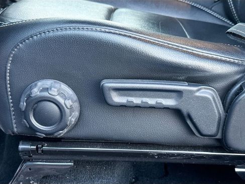 Used 2022 Jeep Wrangler Unlimited Sahara w/ Cold Weather Group image 19