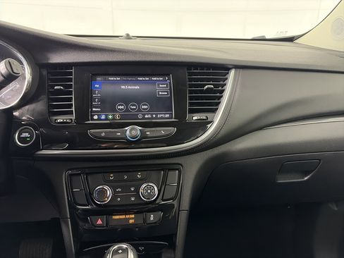 Used 2022 Buick Encore Preferred w/ Safety Package image 21