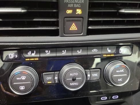 Used 2021 Volkswagen Jetta R-Line FWD image 33