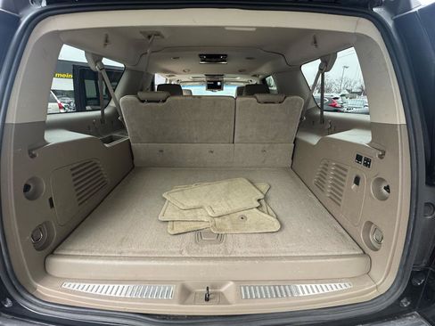 Used 2015 Chevrolet Suburban LT image 24