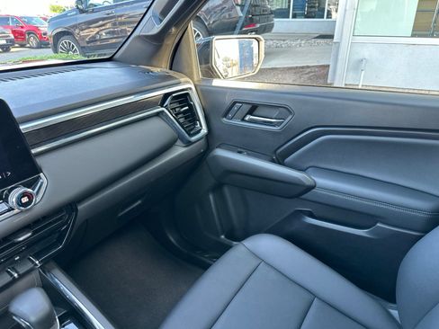 Used 2024 GMC Canyon Elevation w/ Elevation Premium Package AWD/4WD image 34