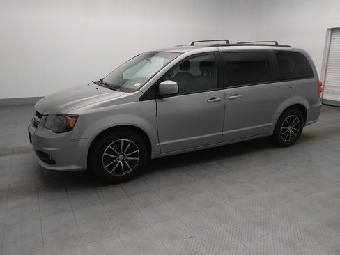 Used 2018 Dodge Grand Caravan GT FWD image 2