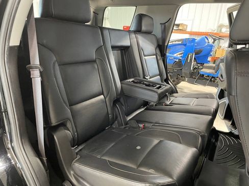 Used 2017 GMC Yukon SLT image 27