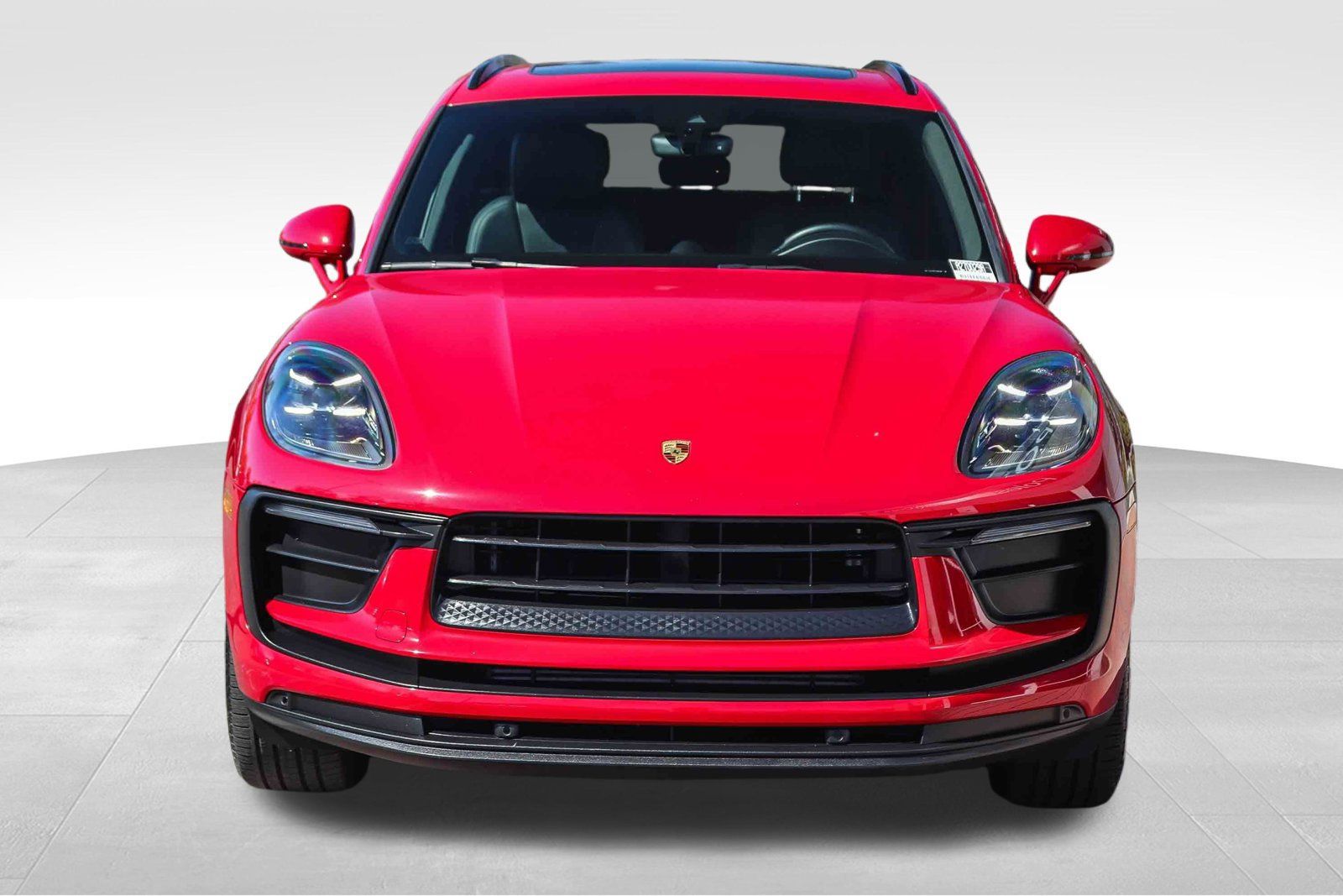 Used 2022 Porsche Macan AWD/4WD image 2