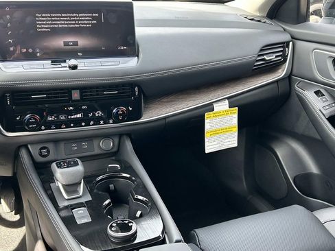 New 2026 Nissan Rogue Platinum w/ Platinum Premium Package AWD/4WD image 22