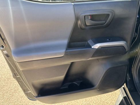 Used 2019 Toyota Tacoma SR5 image 12