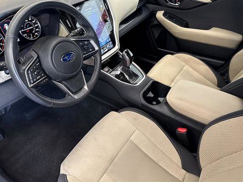 Used 2024 Subaru Outback Premium AWD/4WD image 9