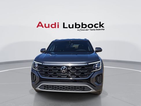 Used 2025 Volkswagen Atlas Cross Sport SE FWD image 3