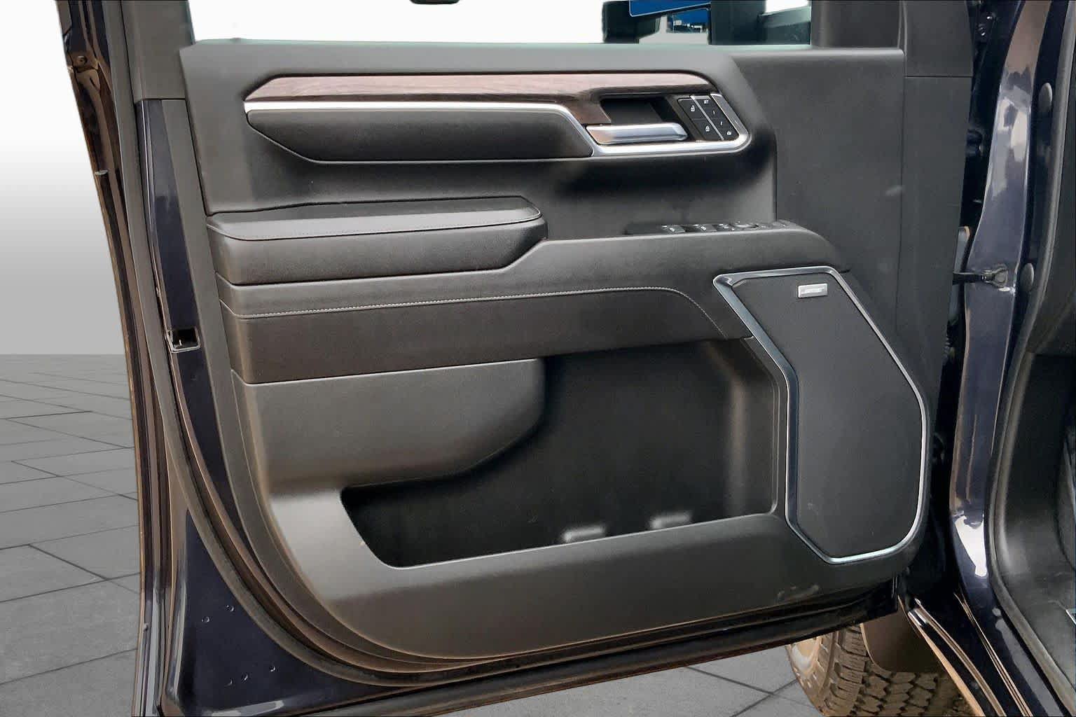 Used 2024 Chevrolet Silverado 2500 LTZ w/ LTZ Convenience Package AWD/4WD image 22