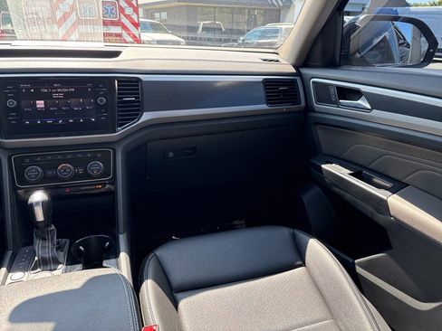 Used 2021 Volkswagen Atlas SEL R-Line AWD/4WD image 11