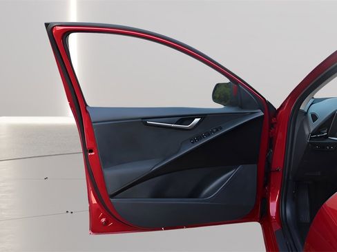 Used 2025 Kia Niro LX image 9