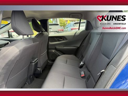 Used 2025 Toyota Prius LE FWD image 17