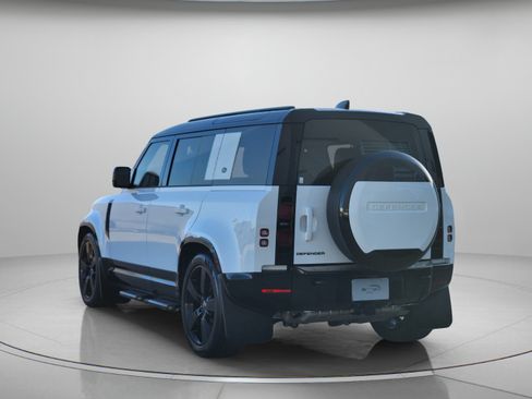 Used 2024 Land Rover Defender 110 X-Dynamic SE AWD/4WD image 3